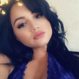 Meet your Posher, Alexia